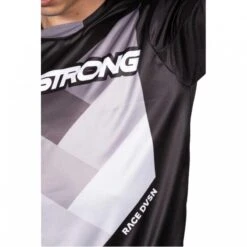 Stay Strong Maillot BMX Manches Longues Staystrong - Chevron Noir 10 Stay Strong Maillot BMX Manches Longues Staystrong - Chevron Noir -Enfants Vélos Magasin maillot bmx manches longues staystrong chevron noir 3